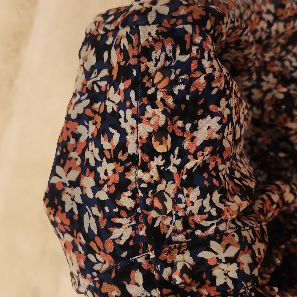Vince Camuto Fresh Blooms Print 3/4 Sleeve Button Shoulder Chiffon Blouse size M - Picture 14 of 14